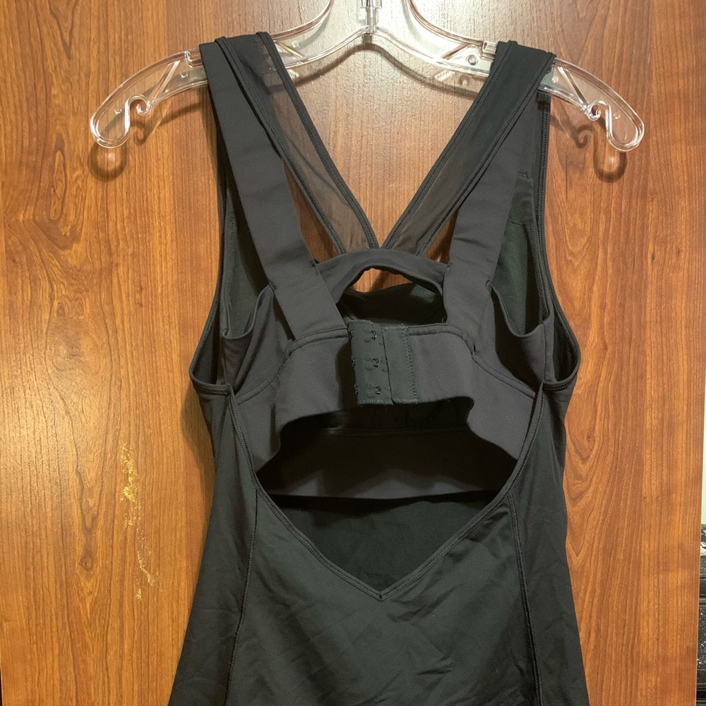 Lululemon tank top with built in bra